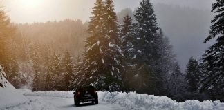 roads closed romania snow blizzard counties police