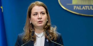 Utbildningsministern två SENASTE GÅNGS beslut tillkännagavs för rumänska studenter