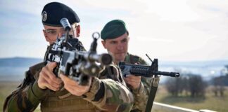 Actividades oficiales del ejército rumano Se anuncian soldados de ÚLTIMA HORA llenos de guerra
