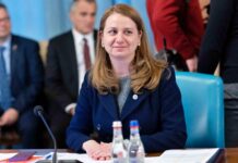El Ministro de Educación 2 ÚLTIMO MOMENTO Avisos oficiales a la Liga Deca Elevii Rumania