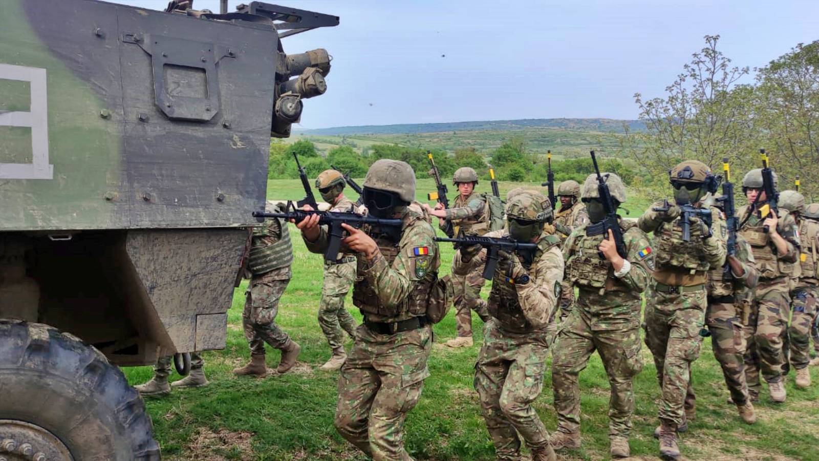 Romanian armeija Tärkeitä virallisia toimia VIIMEINEN HETKEN Romanian sotilaallinen NATO täynnä sotaa