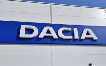 DACIA inleder året FORTA Officiellt tillkännagivande SISTA GÅNG av biltillverkaren