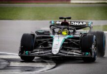 HIT di Formula 1 Lewis Hamilton dà la partenza ufficiale del team Mercedes