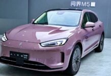 Huawei lance officiellement l'Aito M5, la nouvelle voiture électrique de marque dédiée