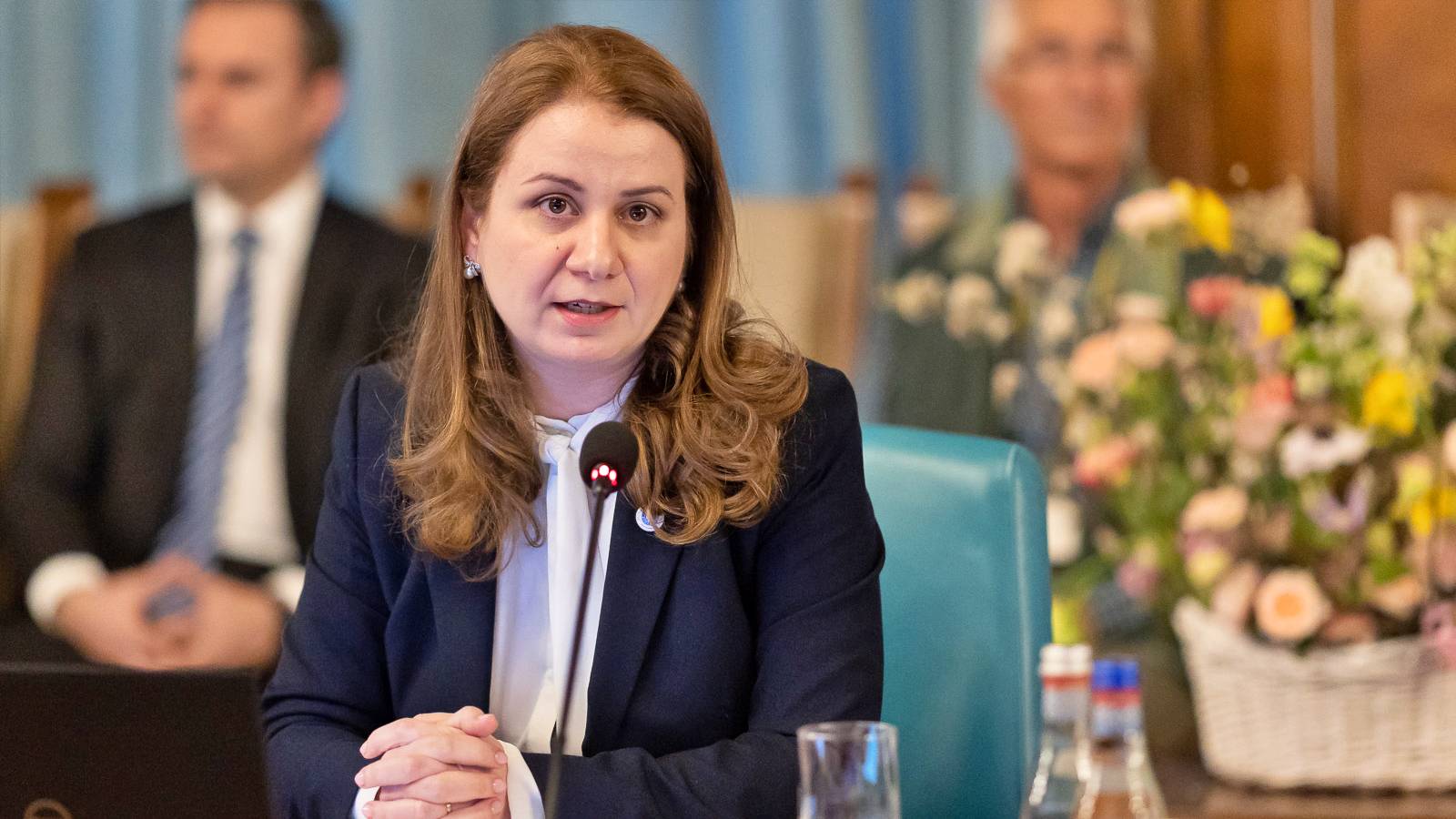 Minister van Onderwijs Langverwachte officiële maatregelen LAST MINUTE Alle scholen Roemenië