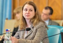 Minister for officiel undervisning LAST MINUTE Beskeder Studerende Opmærksomhed rumænere