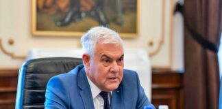 Forsvarsminister Officiel handling SIDSTE ØJEBLIK Øjeblikkelig OBS Rumænere fuld af krig