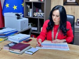 Il Ministro del Lavoro Provvedimenti ufficiali LAST MINUTE Presenta domanda rumena