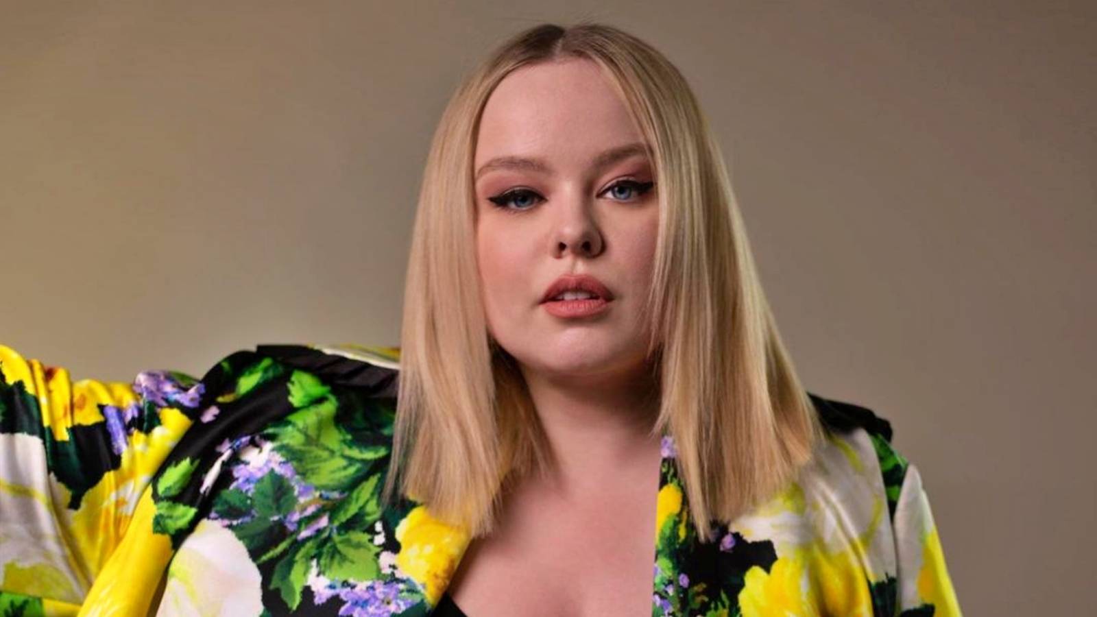 Nicola Coughlan ripostează împotriva celor care o critică pentru aspectul fizic insistând asupra scenelor nud din „Bridgerto