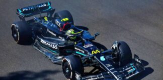 Lewis Hamilton ARUNCA AER Formula 1 Atacurile ULTIM MOMENT Impotriva Max Verstappen