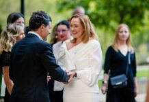 Mesajele Puternice de ULTIM MOMENT ale Elenei Lasconi pentru Milioane de Romani Mesajele Puternice ULTIM MOMENT Elenei Lasconi Milioane Romani