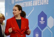 Obiectivul de ULTIM MOMENT al Ministrului Educatiei cu un Program Guvernamental Major pentru Scoli Obiectivul ULTIM MOMENT Ministrului Educatiei Program Guvernamental Major Scoli