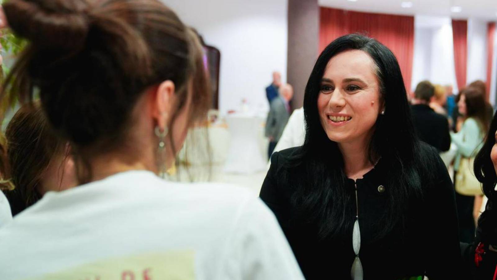 Importantele Initiative Oficiale ULTIM MOMENT Simonei Bucura-Oprescu Hotarari Guvernului Romani