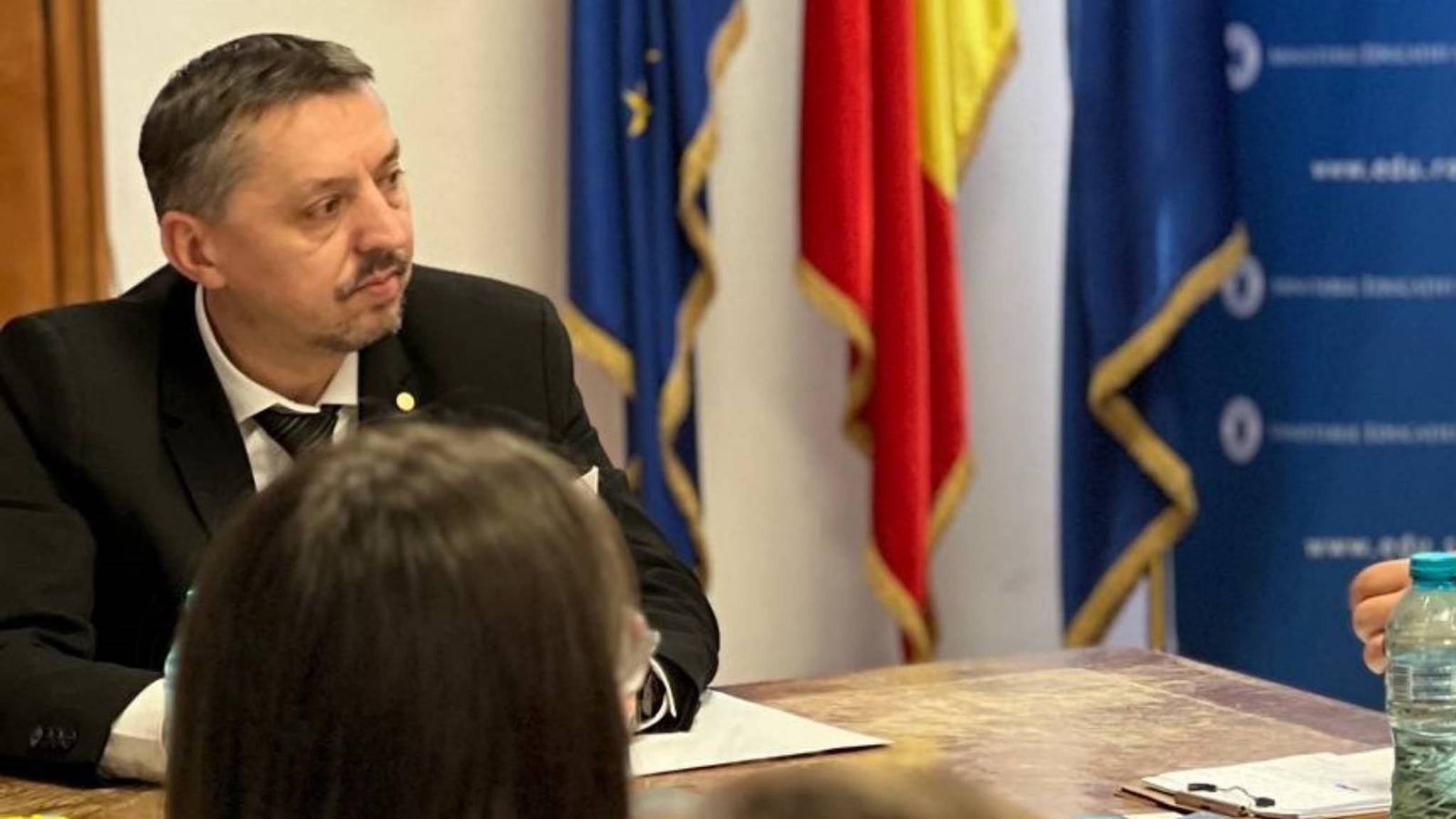 Procedura Proiectului Guvernamental al Ministerului Educației de ULTIMĂ ORĂ si Dispozițiile Aplicate în Școlile Românești
