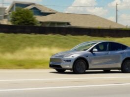 tesla livrare autonoma masina
