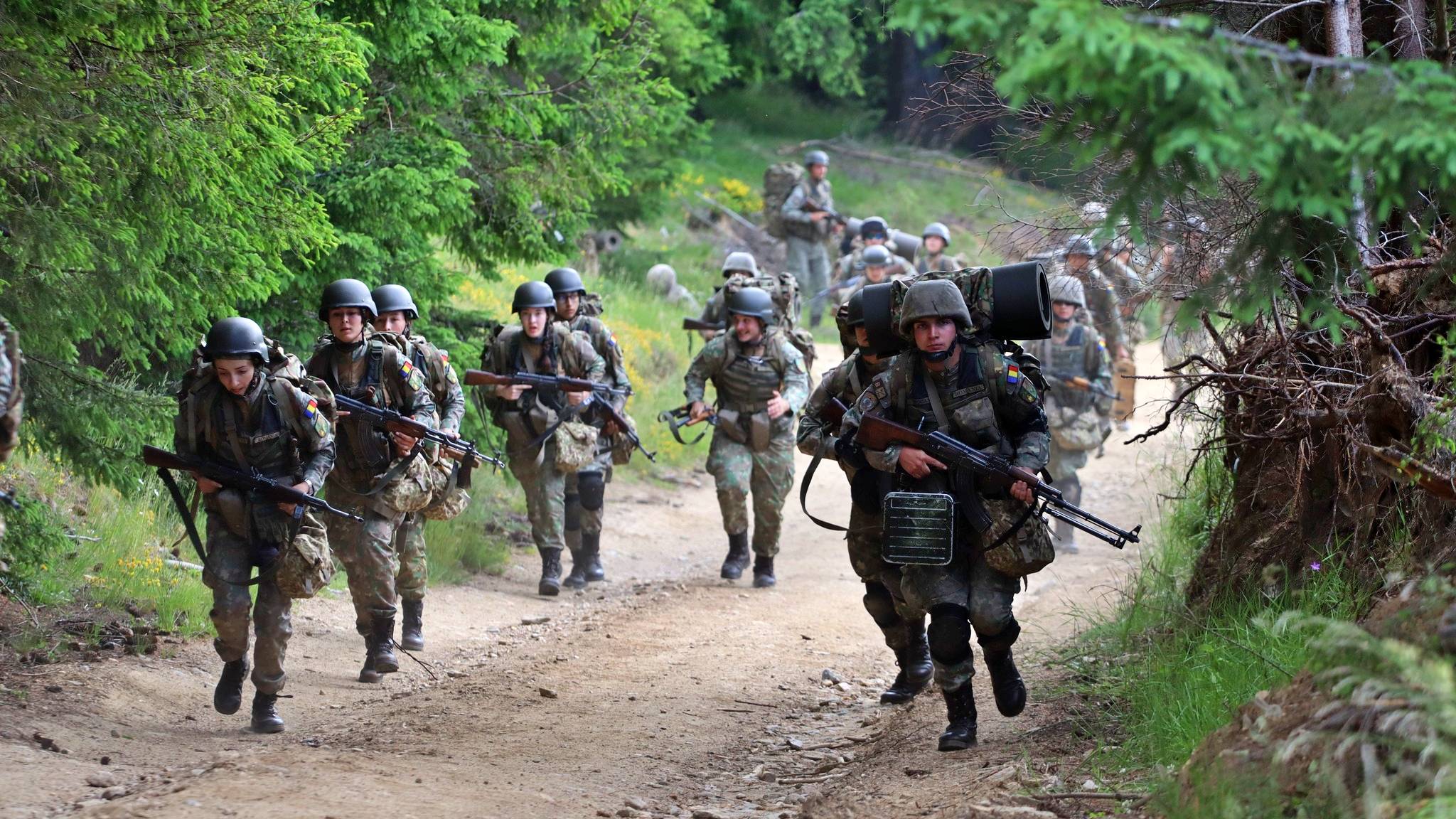 Armata Română Detaliază Misiunile Naționale și Internaționale din Iulie ale Militarilor Români