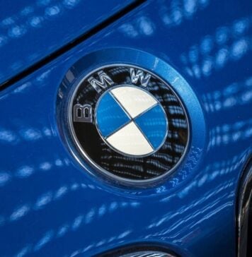 BMW Apple Refuză CarPlay Ultra