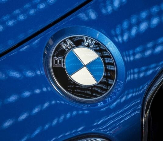 BMW Apple Refuză CarPlay Ultra