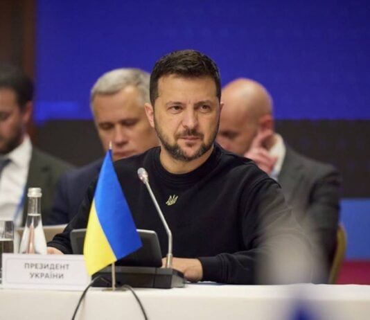 Volodymyr Zelensky kondigt krachtige nieuwe militaire hulp aan Oekraïne en Rusland aan
