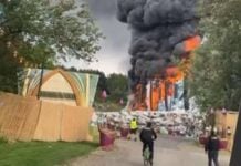 video tomorrowland flacari scena principala