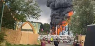 video tomorrowland flacari scena principala