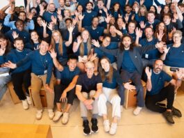 Mesajul Tim Cook Angajaților Apple Lansarea iPhone 17