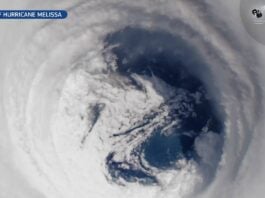 Uraganul Melissa mezovortex