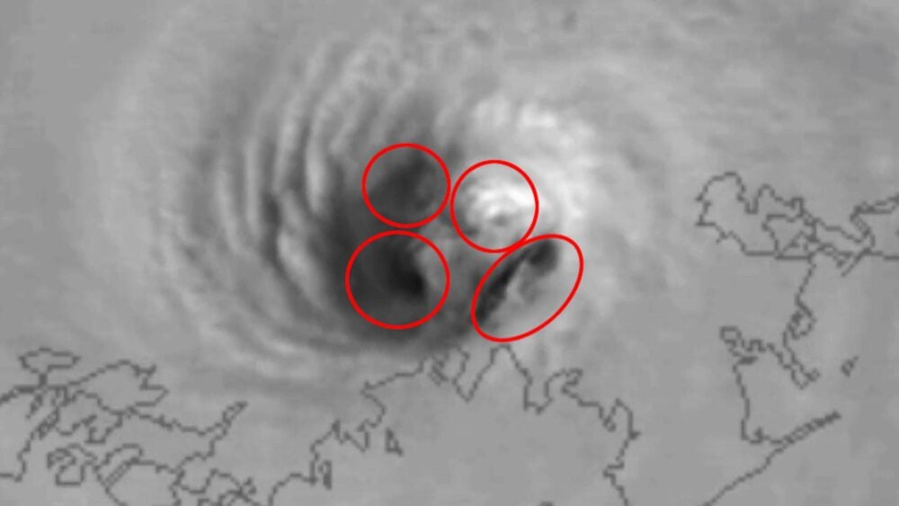 Uraganul Melissa mezovortex foto