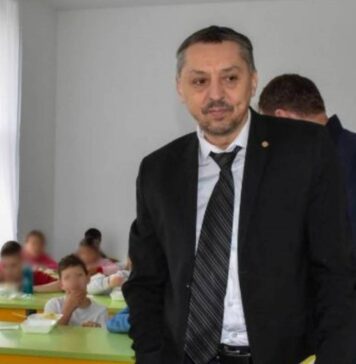 Decretul Guvernamental al Ministrului Educatiei cu Masuri Administrative pentru Invatamantul din Romania ministrul educatiei administratie hotarare guvern