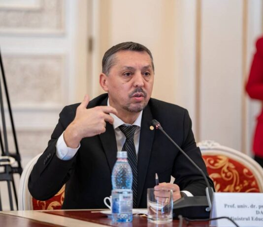 ministrul educatiei flex hotarare guvern scoli