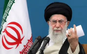 Ali Khamenei il Avertizeaza pe Donald Trump, in Timp ce Revolta din Iran se Extinde Violent (VIDEO) Ali Khamenei