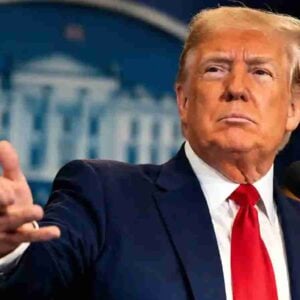 Donald Trump Confirmă că SUA Negociază cu IRAN pentru Încheierea Războiului