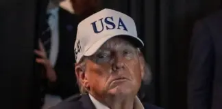 Iran ar fi Minat Strâmtoare Hormuz, Frustrându-l pe Donald Trump, SUA îî Distruge Navele de Minare