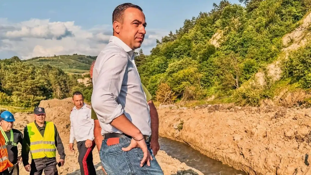 Ordonanța De Urgență a Ministrului Energiei Pentru Garantarea Prețurilor La Gaze Naturale, Premiera Din Ue Ordonanța De Urgență a Ministrului Energiei Pentru Garantarea Prețurilor La Gaze Naturale, Premiera Din Ue