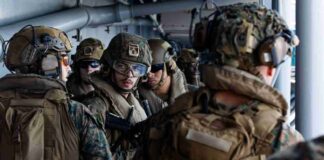 Puscasi Marini Ajunsi Langa Iran Pe Uss Tripoli