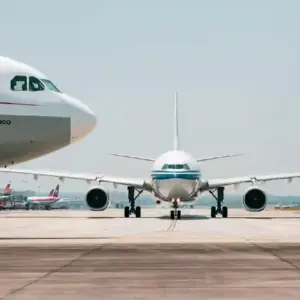 Europa Riscă să Anuleze Zborurile Comerciale din Cauza Războiului din Iran, Avertismentul AIE