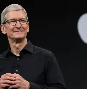 Tim Cook Pleacă din Funcția de CEO al Companiei Apple, Fiind Înlocuit de John Ternus