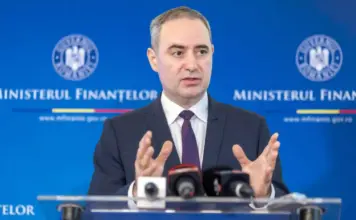 Avertisment Privind Instabilitatea Economică și Rating-ul de Țară după Trecerea Moțiunii de Cenzură Împotriva Guvernului Bo