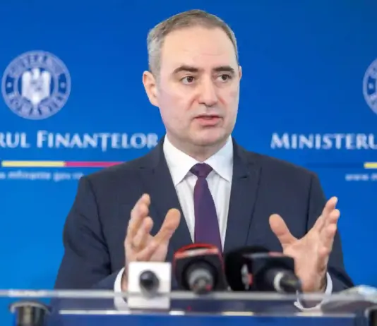 Avertisment Privind Instabilitatea Economică și Rating-ul de Țară după Trecerea Moțiunii de Cenzură Împotriva Guvernului Bo