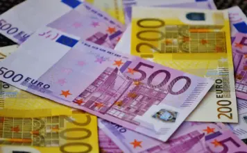 EURO Atinge Depășește un Nou Prag Istoric după ce Moțiunea de Cenzură a Trecut și Guvernul Bolojan a Căzut