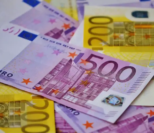 EURO Atinge Depășește un Nou Prag Istoric după ce Moțiunea de Cenzură a Trecut și Guvernul Bolojan a Căzut