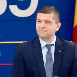 Legea Salarizării Analizată de Ministrul Apărării pentru Păstrarea Salariilor Soldaților Români