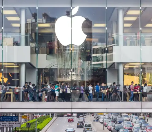 Apple Fortata de AI sa Lanseze Actualizari mai Dese pentru iOS, macOS