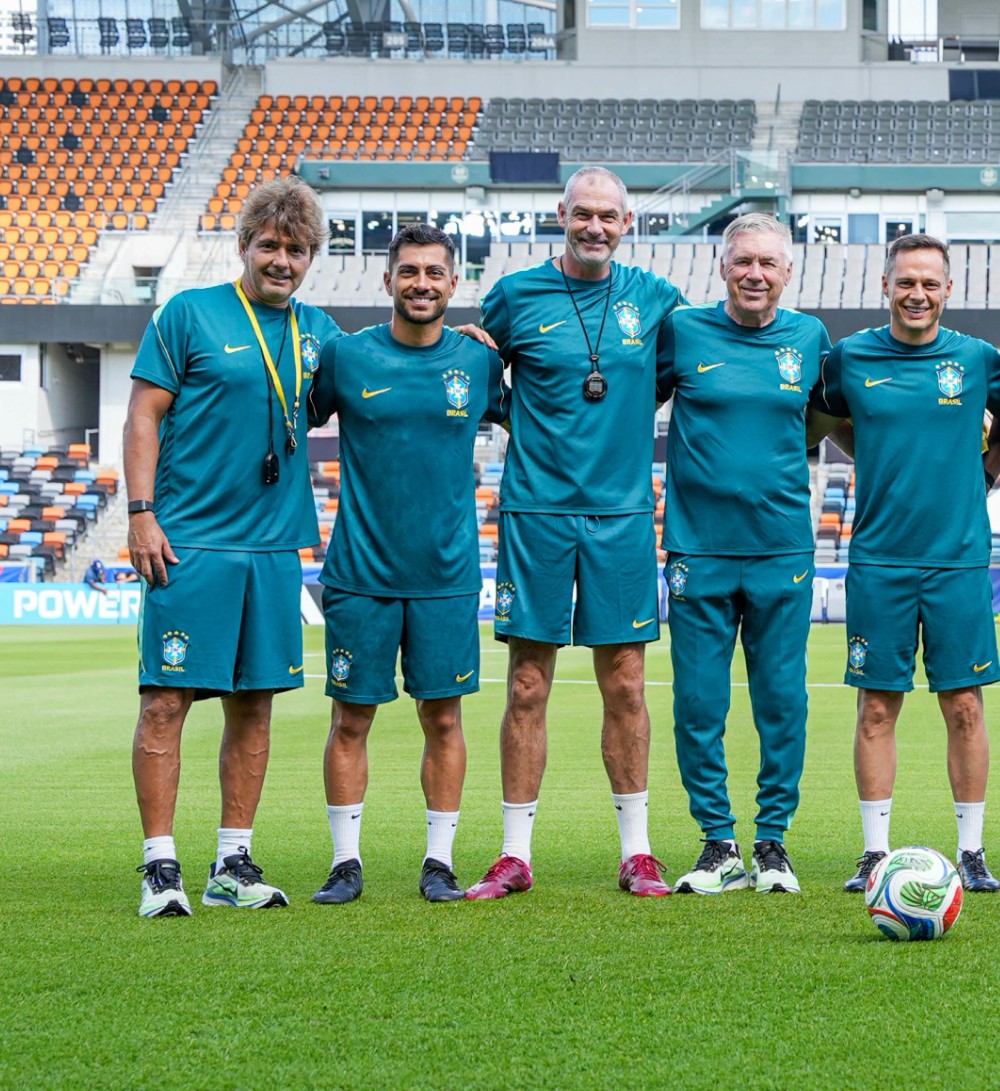 Carlo Ancelotti la antrenament inaintea meciului BRAZILIA - JAPONIA live pe ANTENA 1 de la Cupa Mondiala FIFA 2026. Carlo Ancelotti BRAZILIA - JAPONIA LIVE ANTENA 1 Meci Vinicius Jr. Cupa Mondiala FIFA 2026