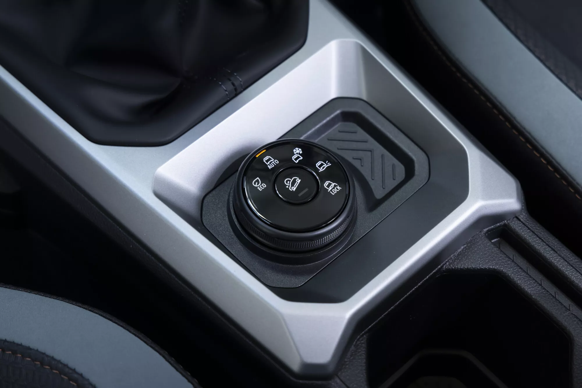 DACIA Bigster 2027 Facelift moduri condus | iDevice DACIA Bigster 2027 Facelift moduri condus
