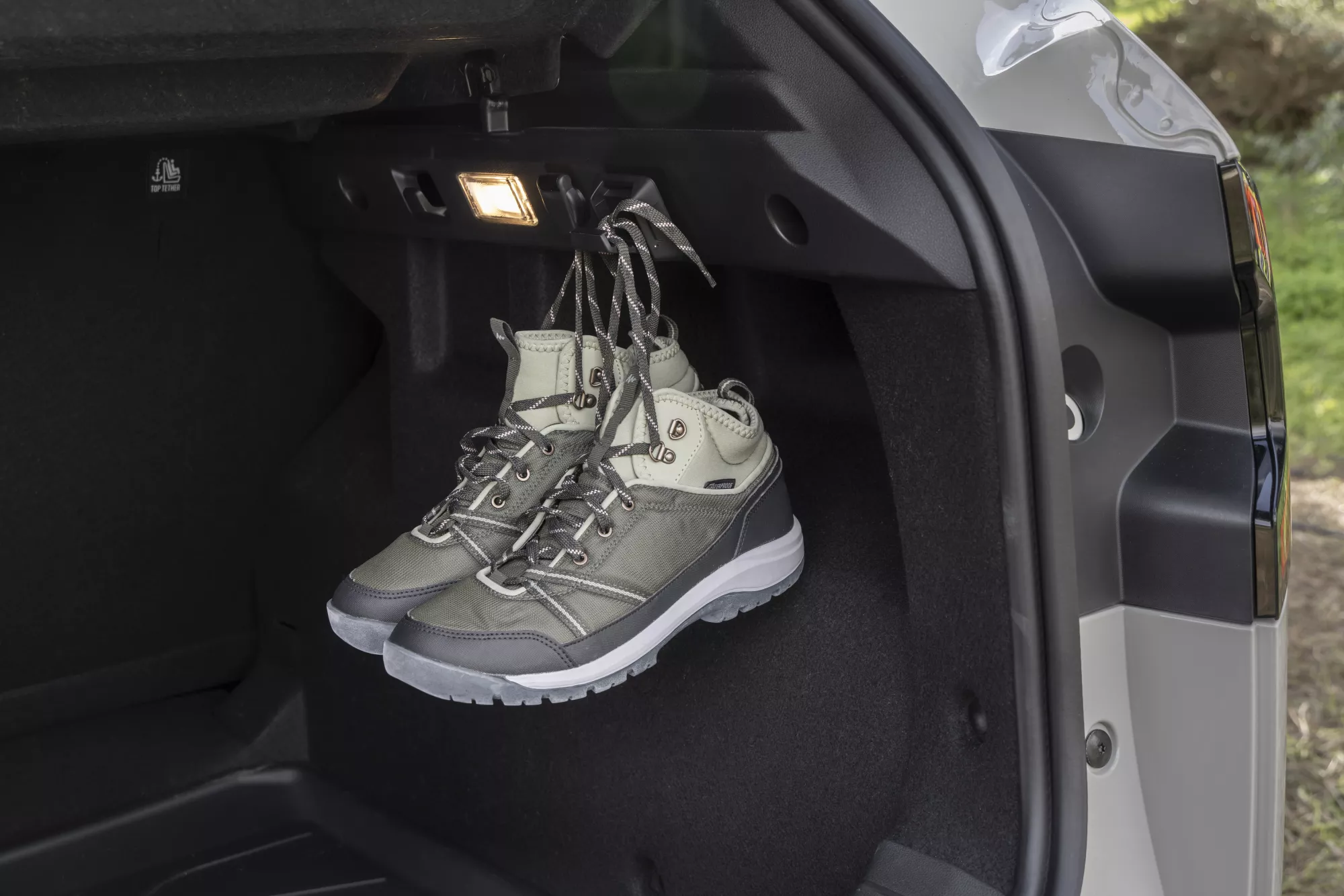 DACIA Duster 2027 Facelift bocanci | iDevice DACIA Duster 2027 Facelift bocanci