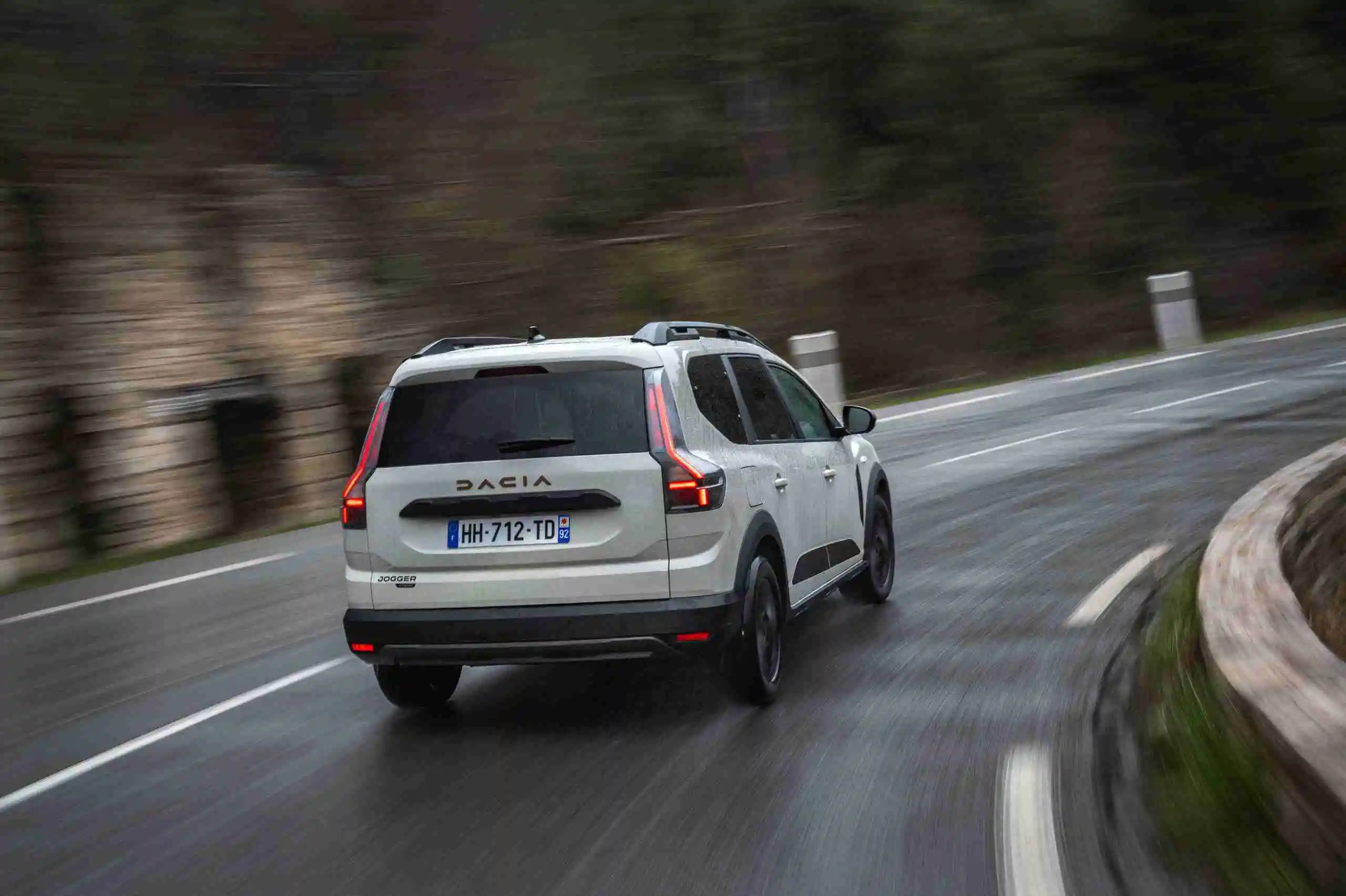 DACIA Jogger 2027 facelift sosea | iDevice DACIA Jogger 2027 facelift sosea