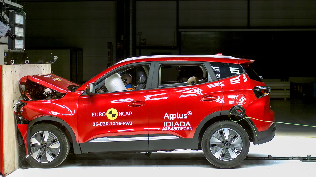 Ebro s400 teste euroncap frontal Ebro s400 teste euroncap frontal