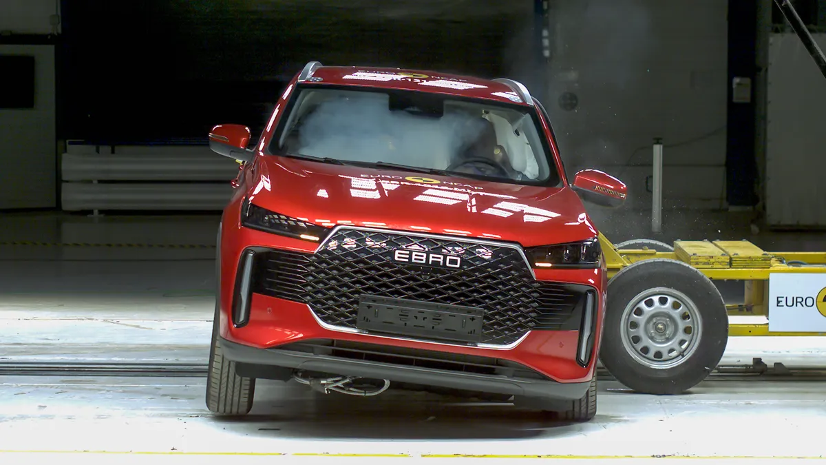 Ebro s400 teste euroncap lateral Ebro s400 teste euroncap lateral