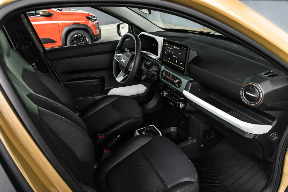 Pretul DACIA Spring 2 interior lateral Pretul DACIA Spring 2 interior lateral